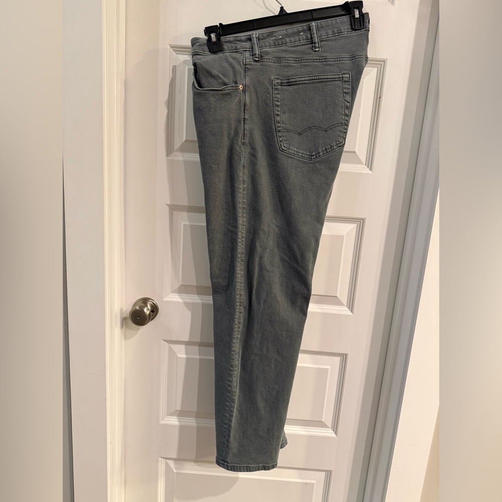 American Eagle Outfitters Men's Dark Gray Straight Jeans